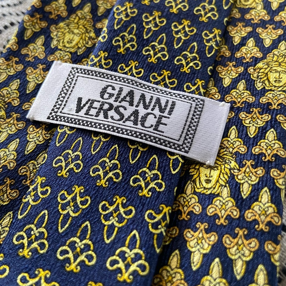 Authentic 90s vintage handmade Gianni Versace tie